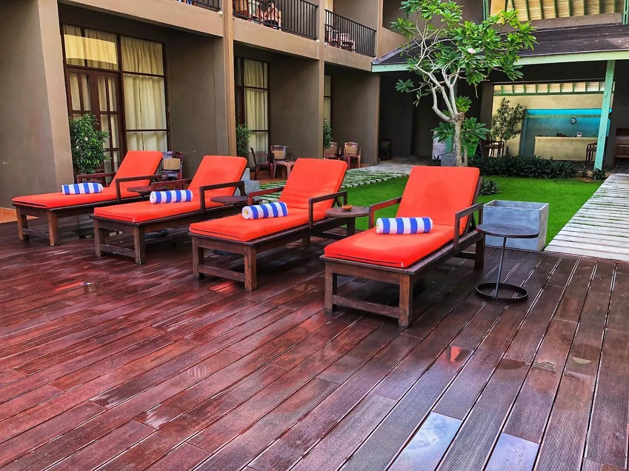 Hotel Waves By Tranquil Negombo