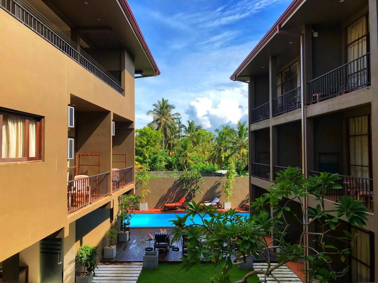 Hotel Waves By Tranquil Negombo